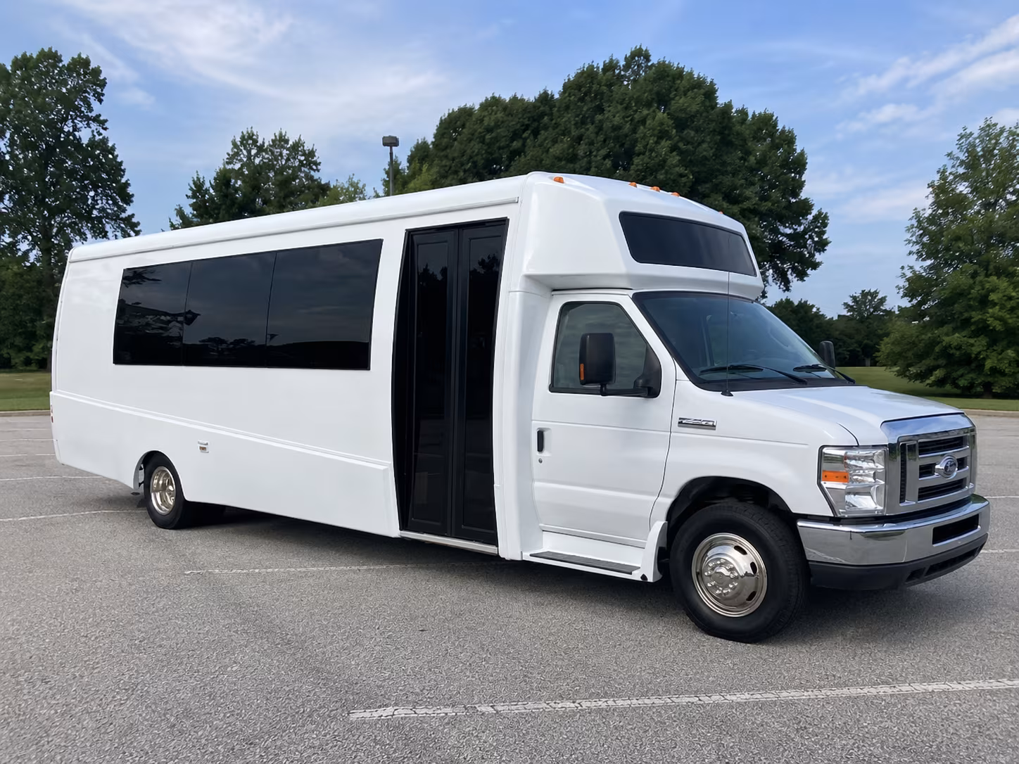 el centro 18 passenger party bus