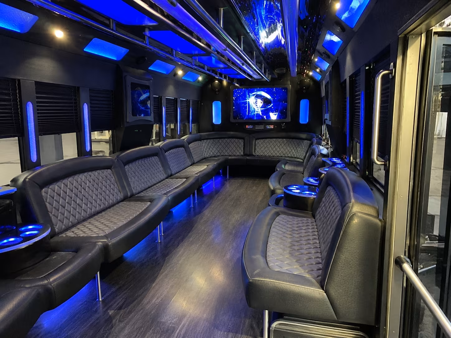 el centro 28 passenger party bus interior