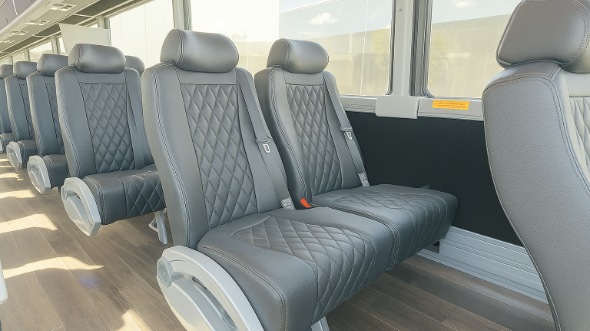 el centro 25 passenger minibus rental